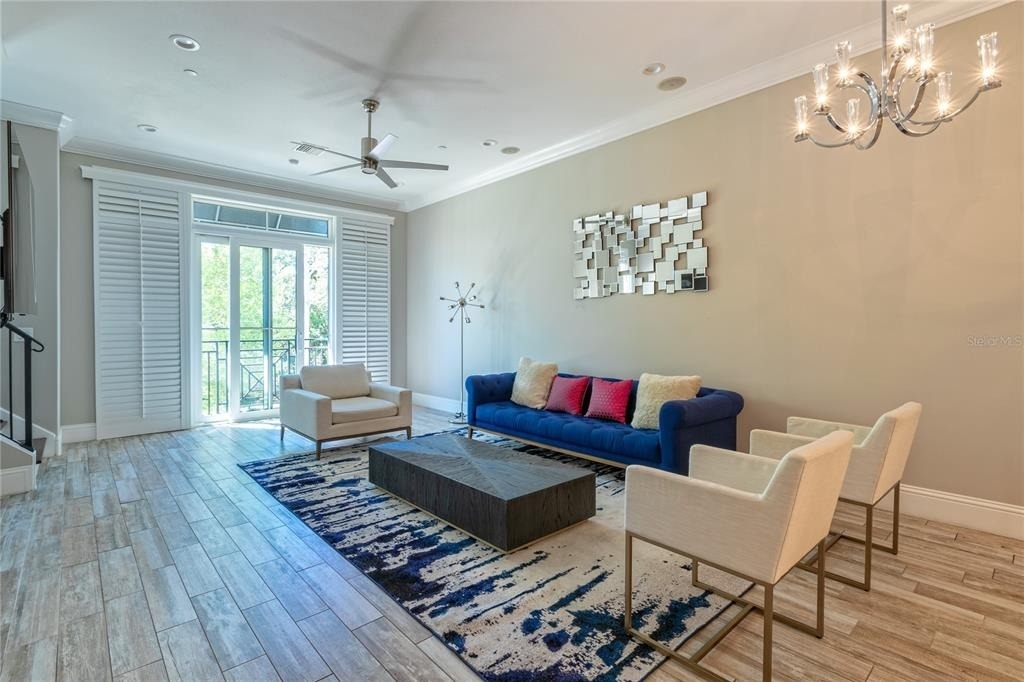 653 E Jackson Street - Photo 17