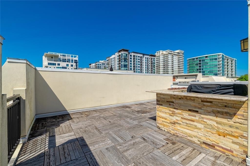 653 E Jackson Street - Photo 35