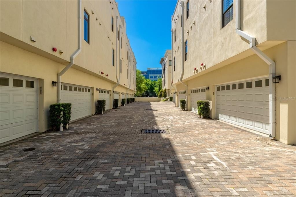 653 E Jackson Street - Photo 37