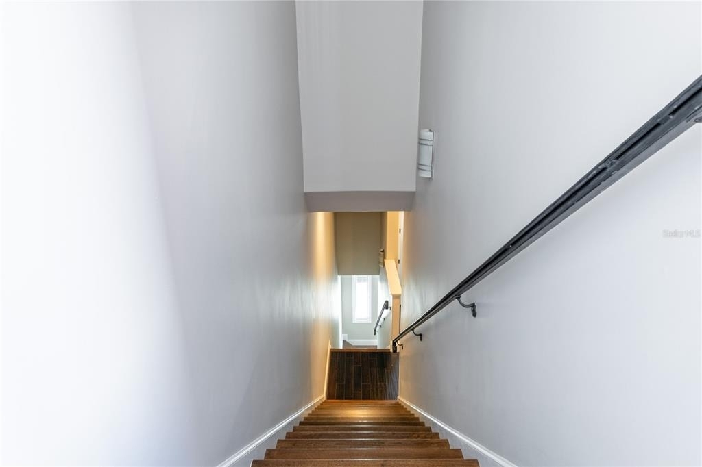 653 E Jackson Street - Photo 29