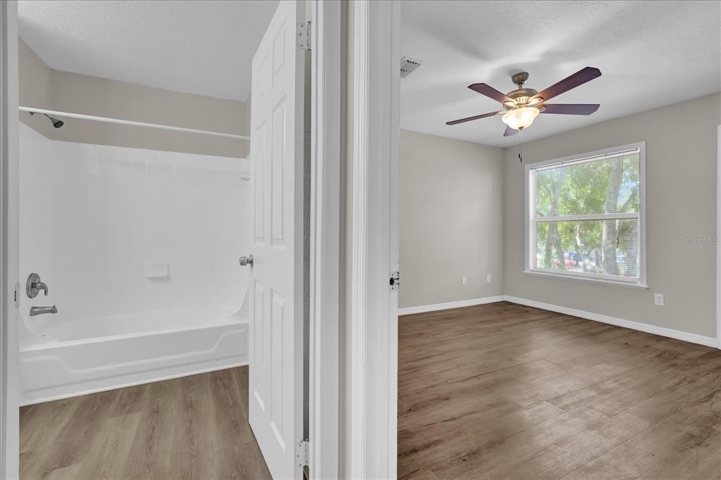 8915 Latrec Avenue - Photo 10
