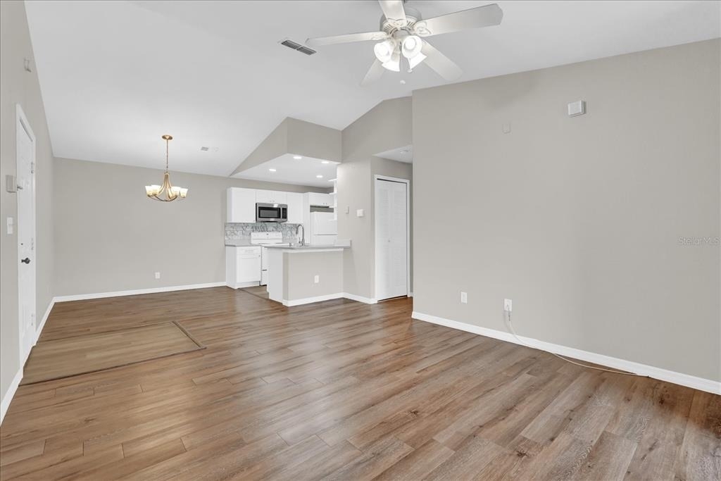 8915 Latrec Avenue - Photo 2