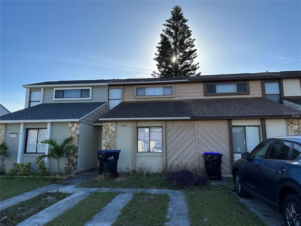 2707 Hunt Club Lane - Photo 0
