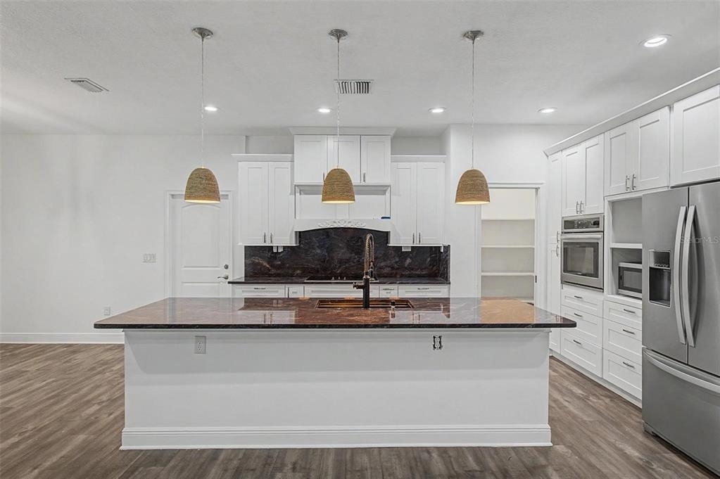 606 Royal Crest Drive - Photo 7