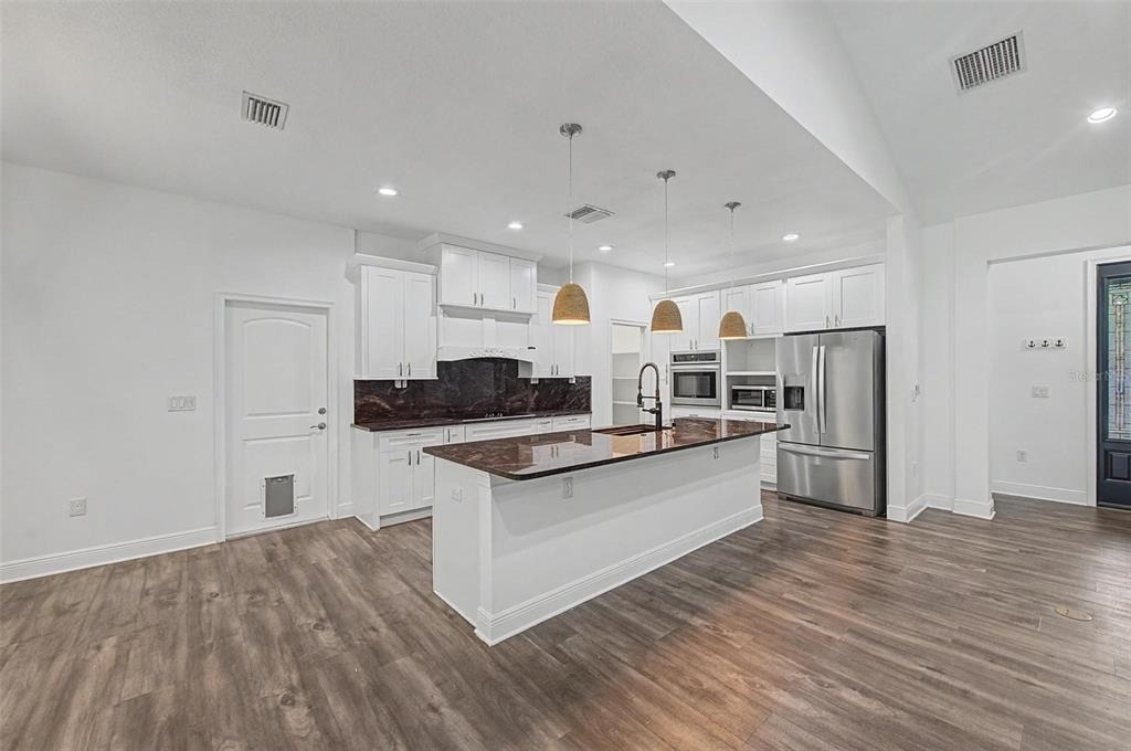 606 Royal Crest Drive - Photo 5