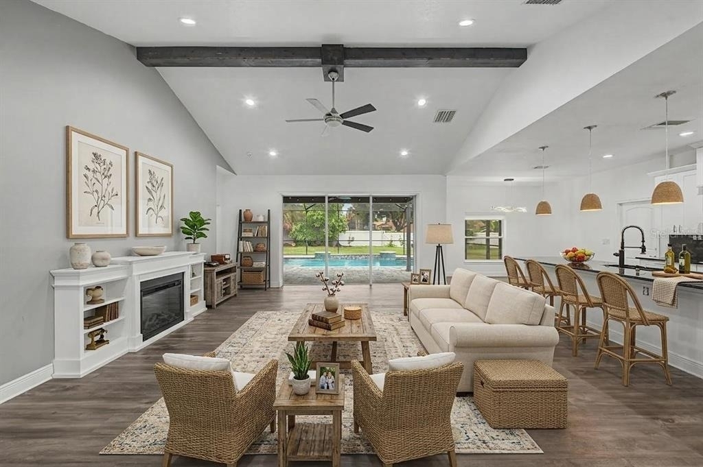 606 Royal Crest Drive - Photo 3