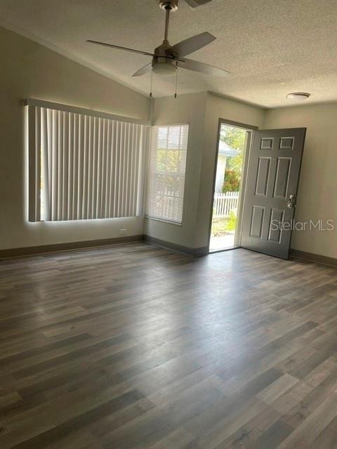 1100 Lowry Avenue - Photo 11