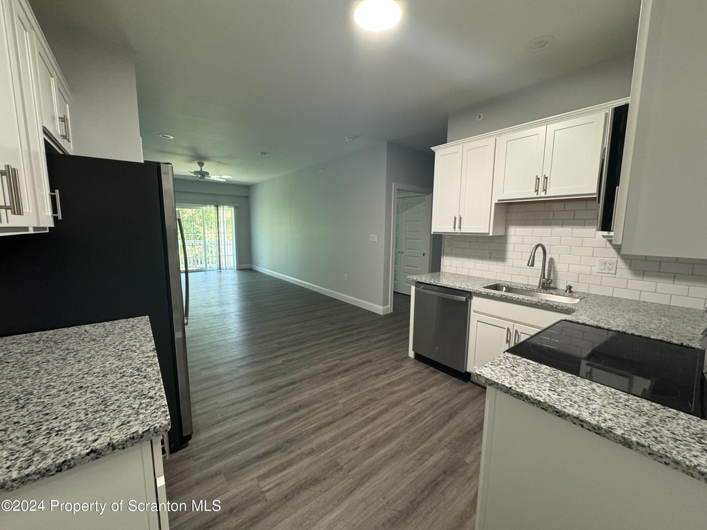 112 Circle Drive - Photo 4