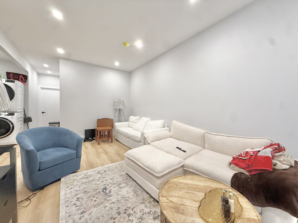 99 Ralph Ave - Photo 1