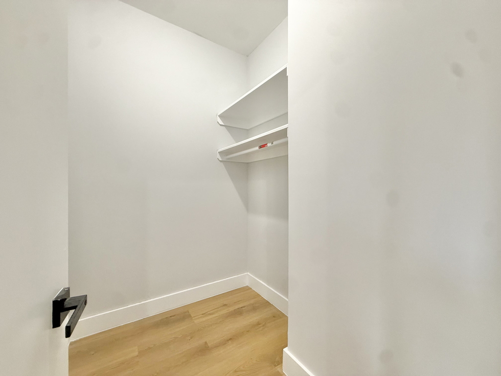 99 - Photo 2