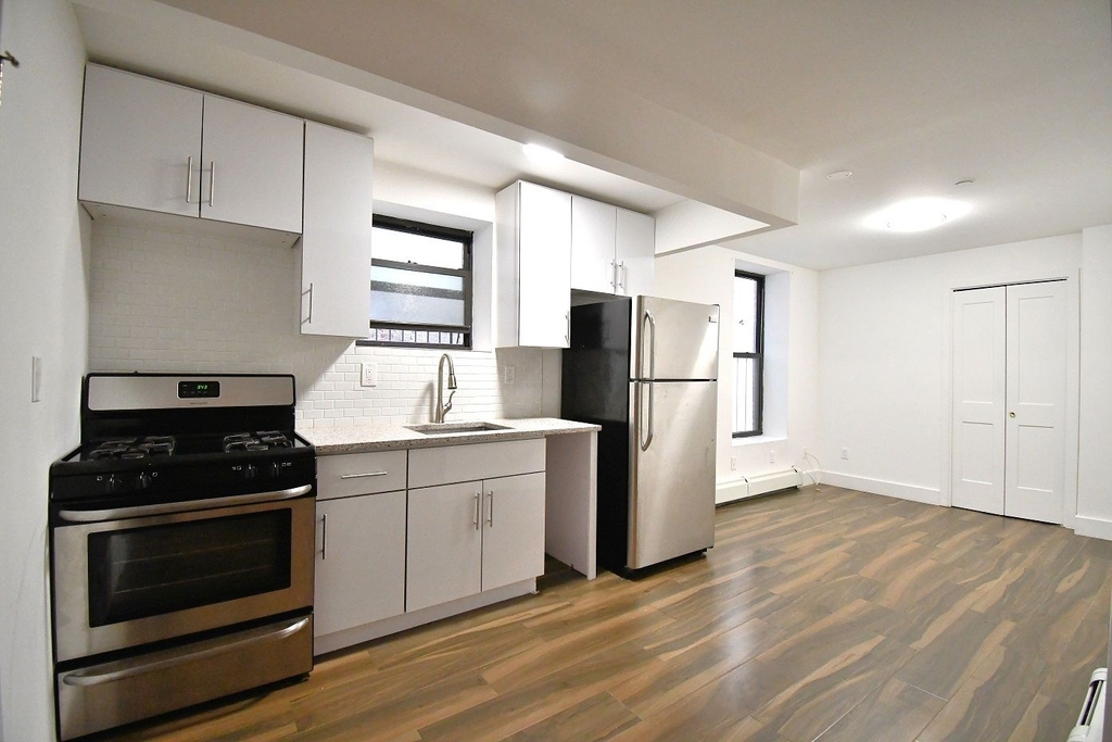 1019 Southern Boulevard - Photo 4