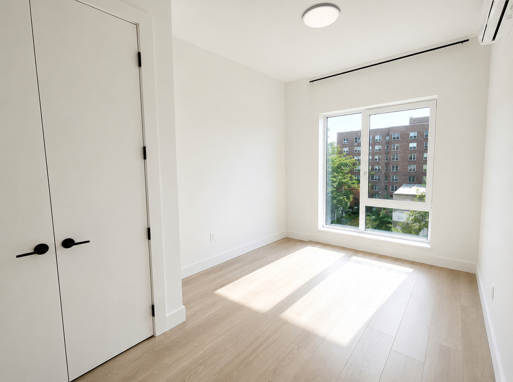 706 East 32nd Street - Photo 4