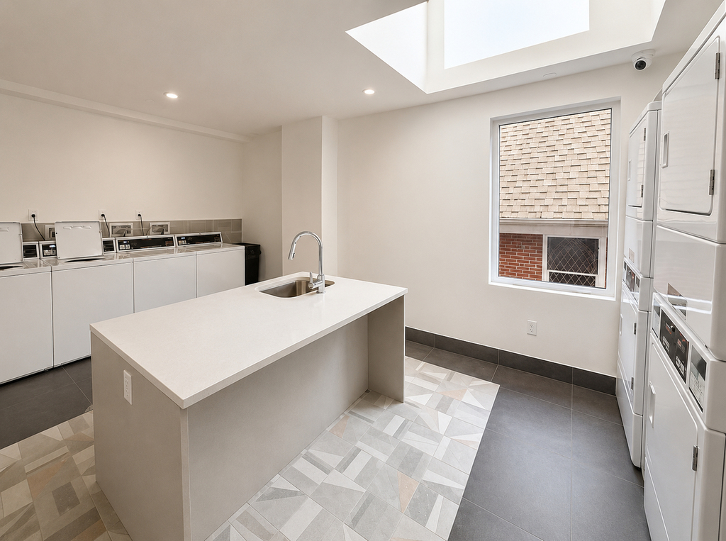 706 East 32nd Street - Photo 7