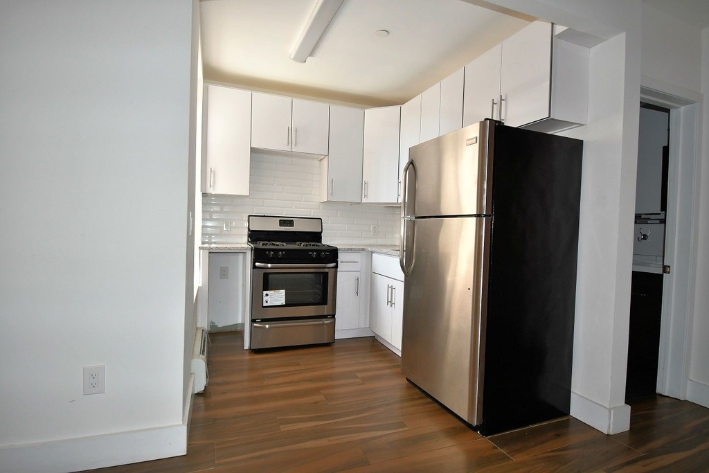 1019 Southern Boulevard - Photo 4