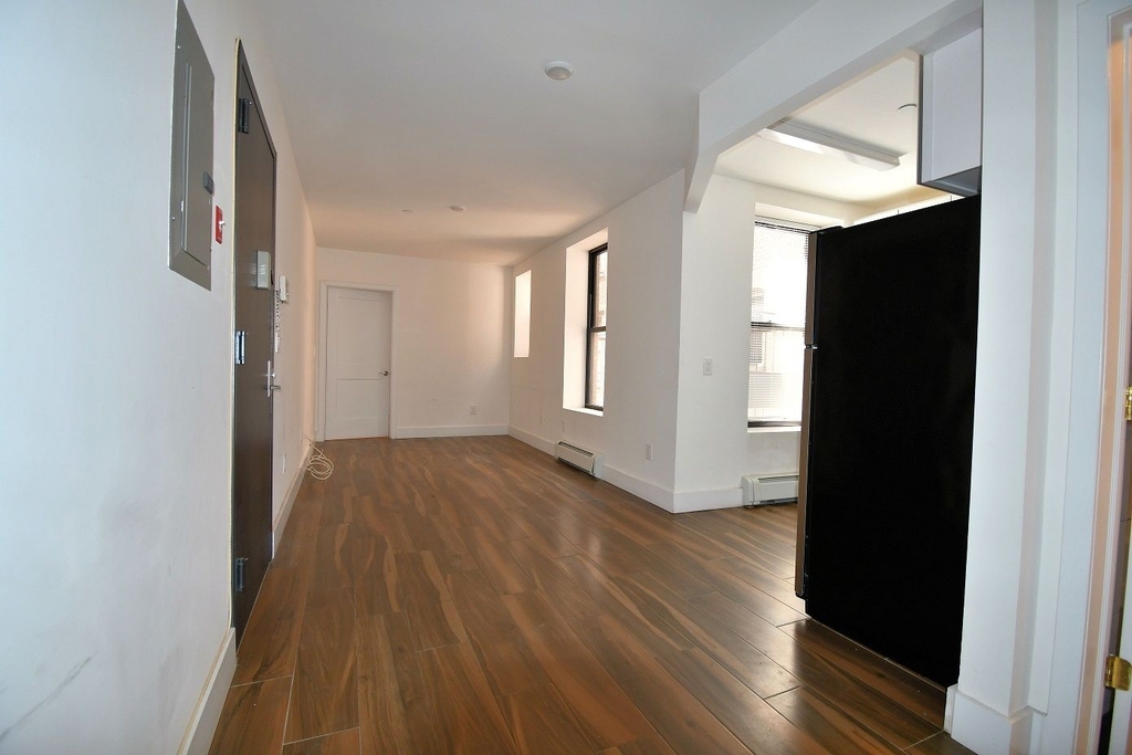 1019 Southern Boulevard - Photo 0
