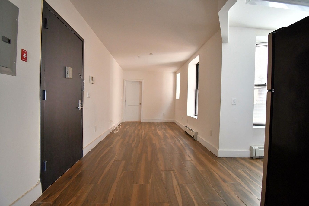1019 Southern Boulevard - Photo 1