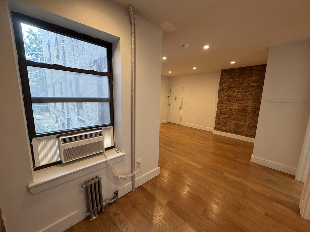 115 Carlton Avenue - Photo 3