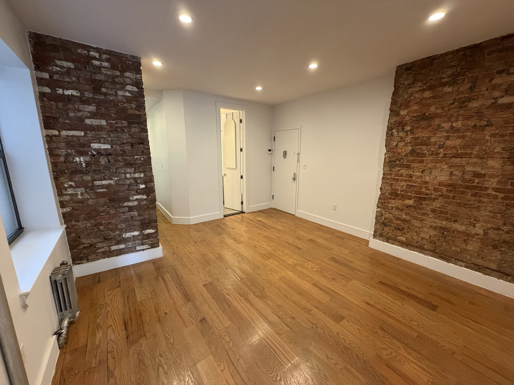 115 Carlton Avenue - Photo 4