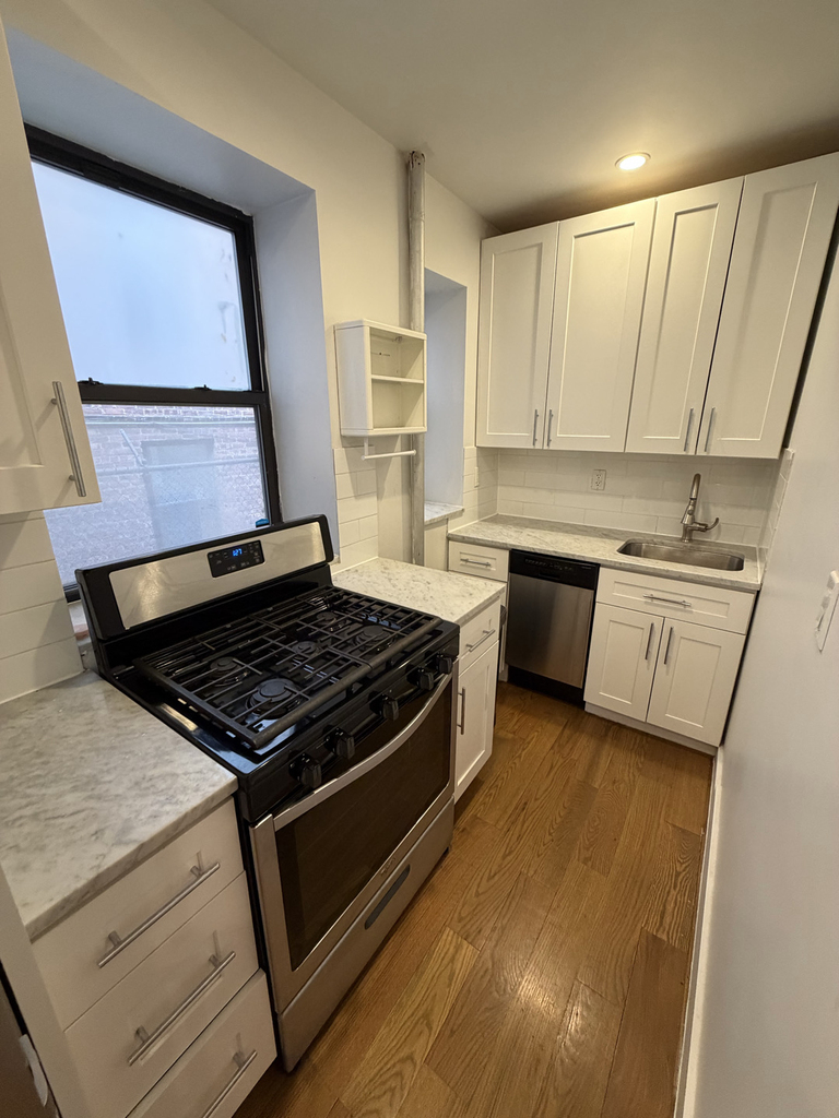 115 Carlton Avenue - Photo 6