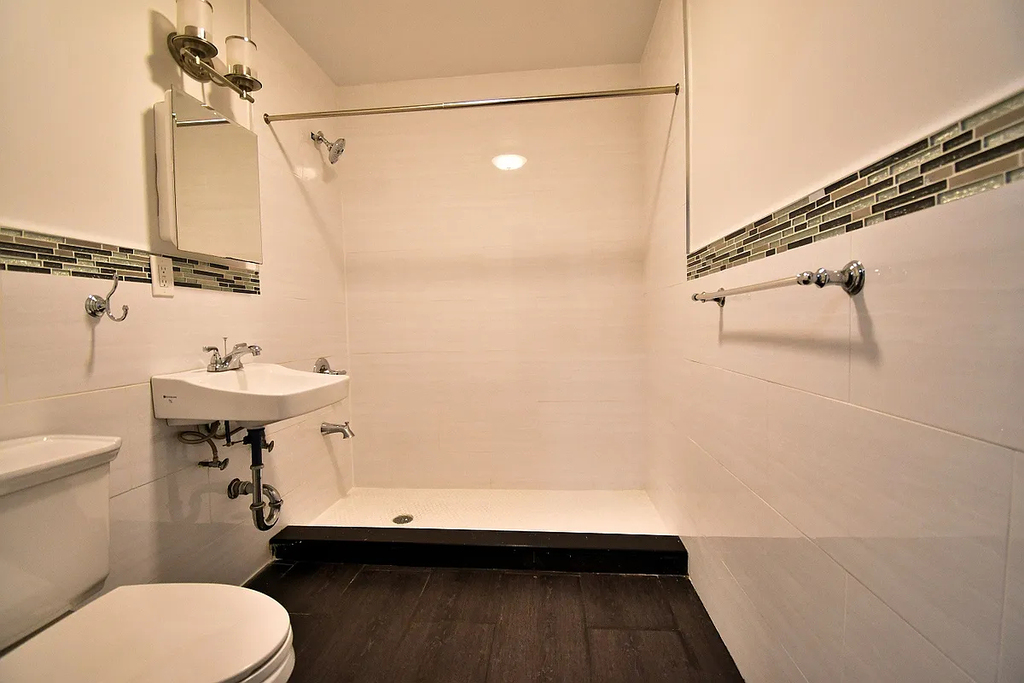 1019 Southern Boulevard - Photo 4