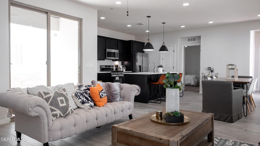 14717 Pebble Hills Boulevard - Photo 18