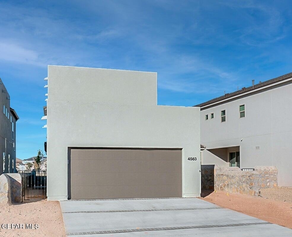 14717 Pebble Hills Boulevard - Photo 27