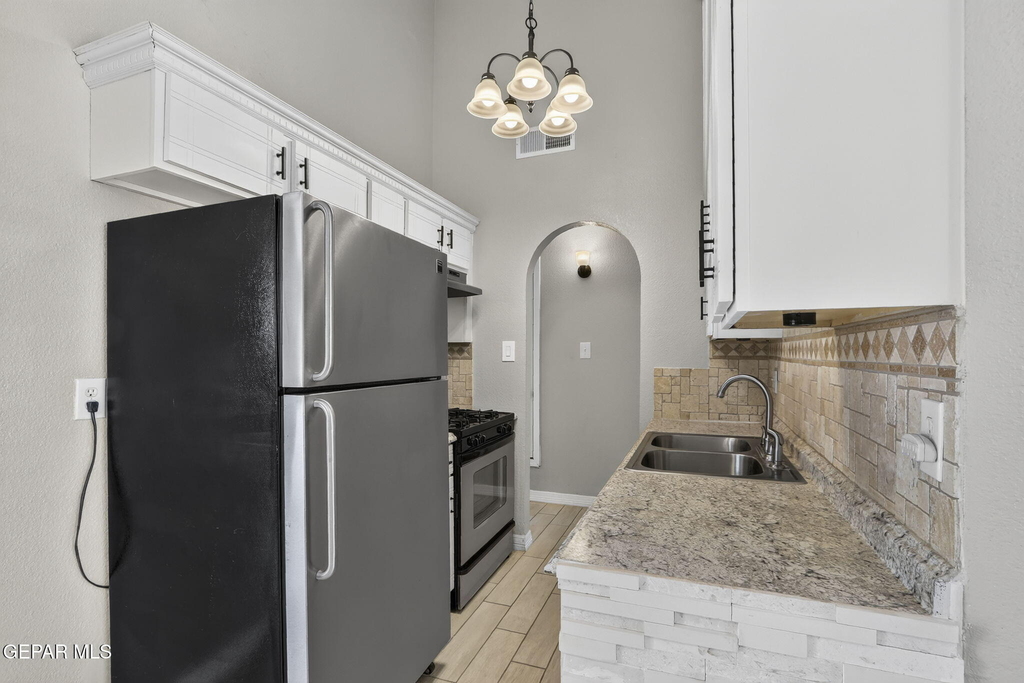 9128 Bur Oak Circle - Photo 9