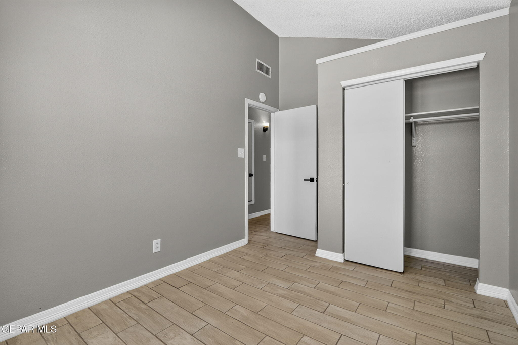 9128 Bur Oak Circle - Photo 20