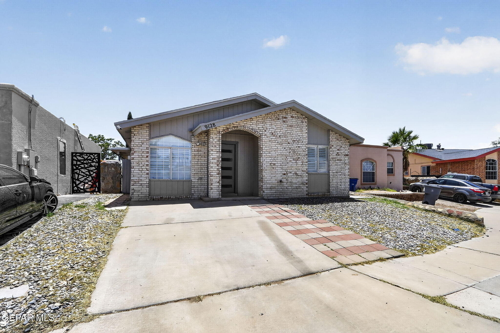 9128 Bur Oak Circle - Photo 1