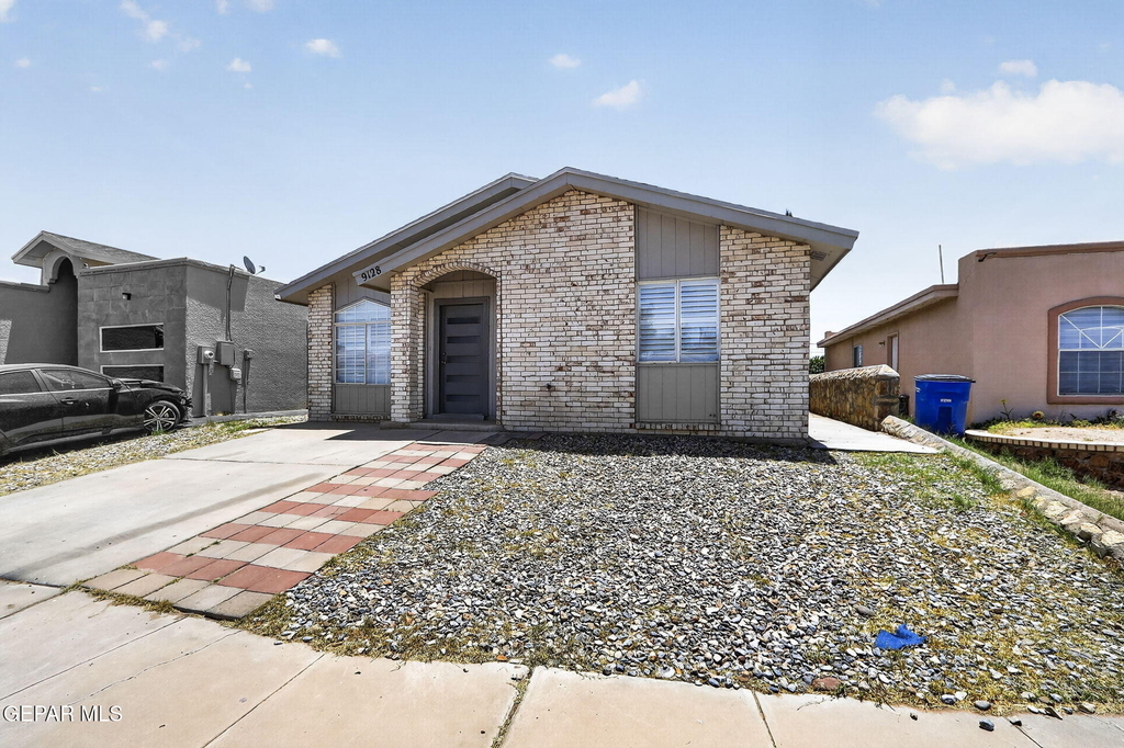 9128 Bur Oak Circle - Photo 2