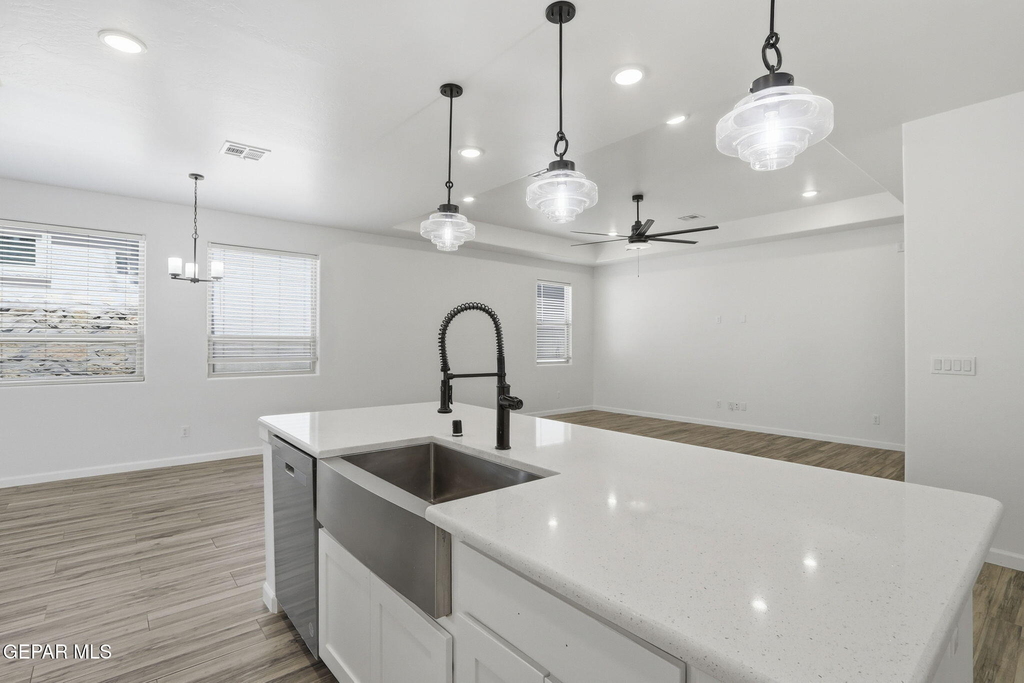 253 Farnborough Street - Photo 17