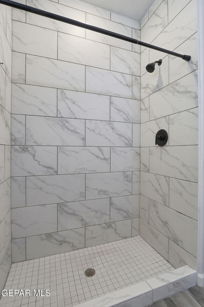 253 Farnborough Street - Photo 28
