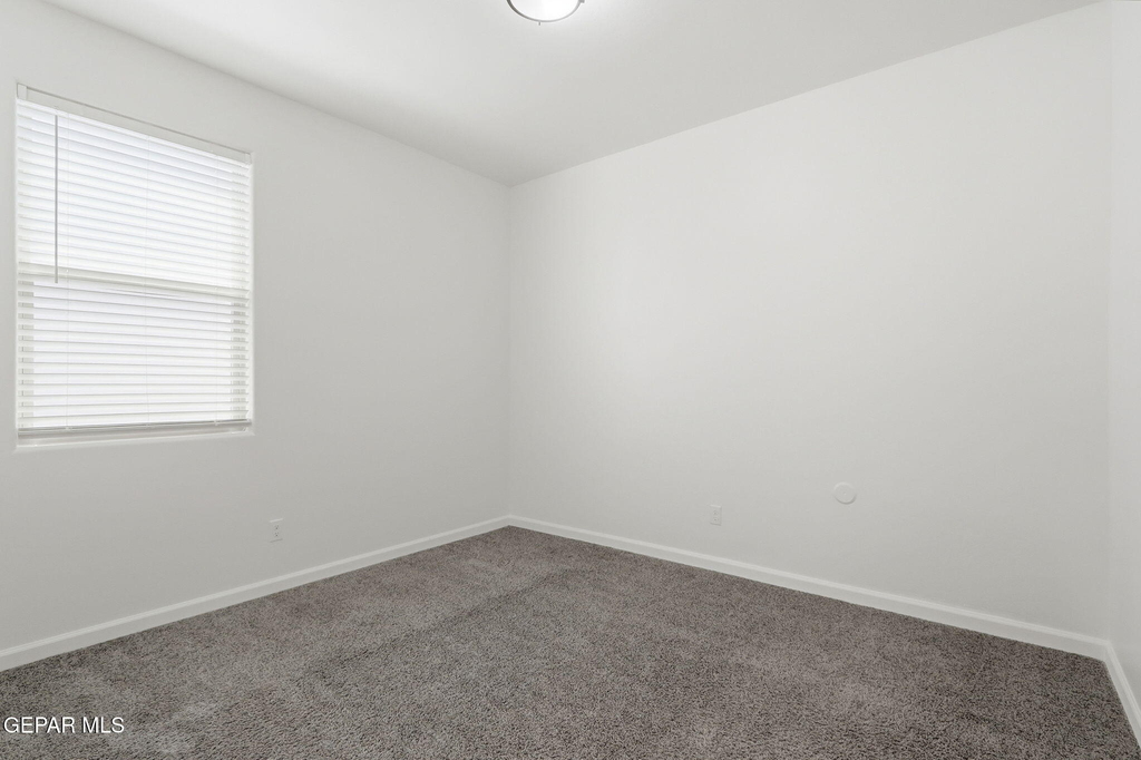 253 Farnborough Street - Photo 24