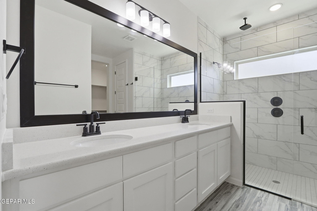 253 Farnborough Street - Photo 5