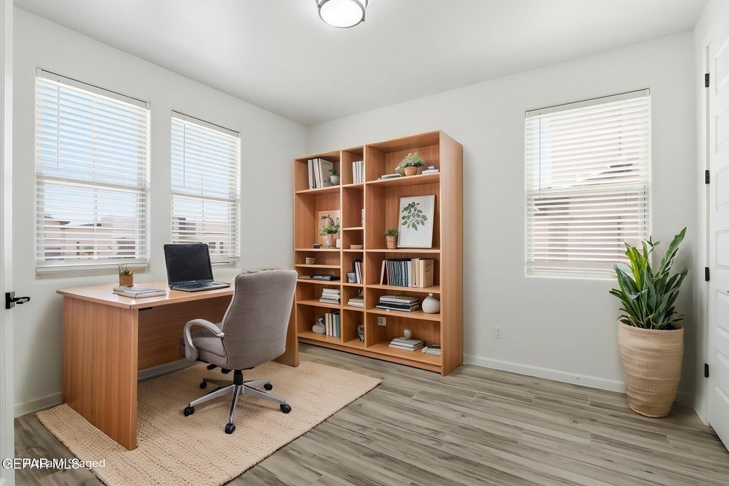 253 Farnborough Street - Photo 10