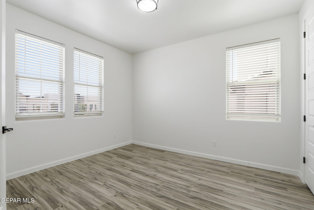 253 Farnborough Street - Photo 30