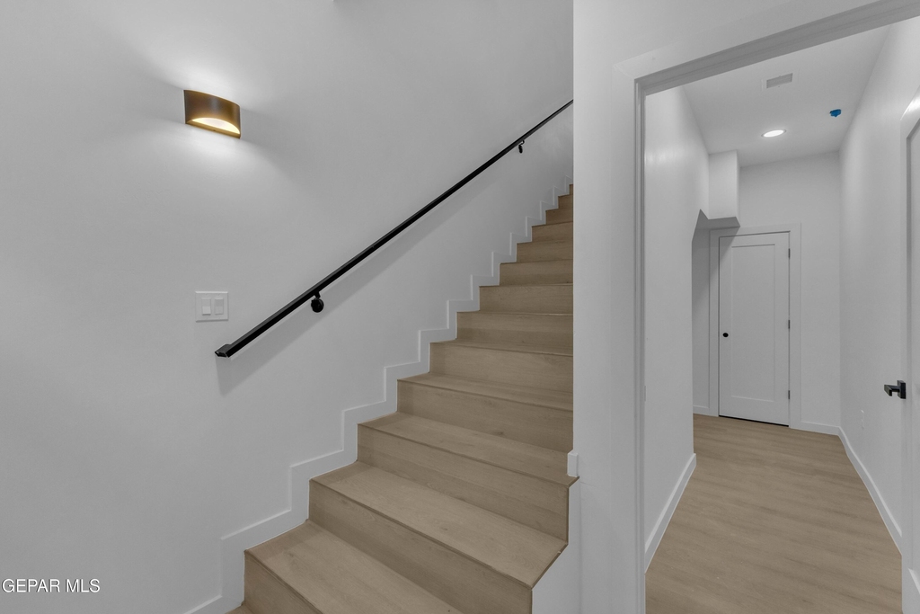 1519 Golden Hill Terrace - Photo 5
