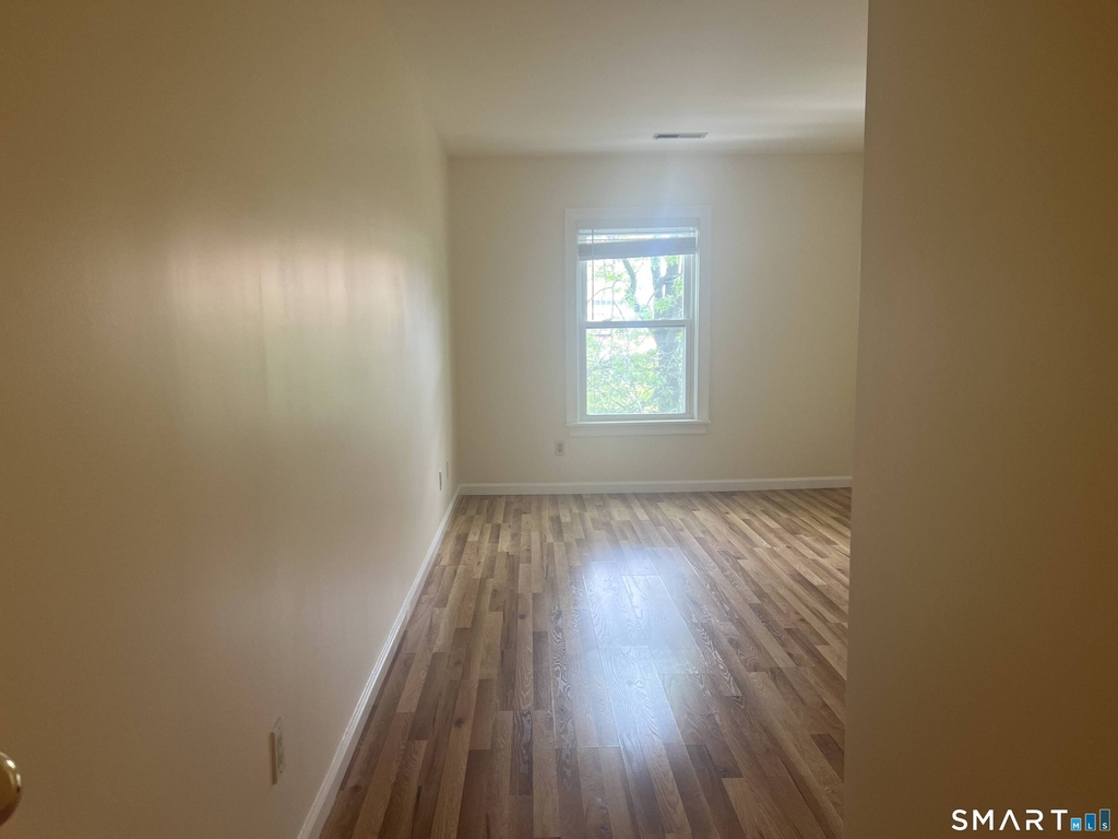 37 Greenwich Avenue - Photo 15