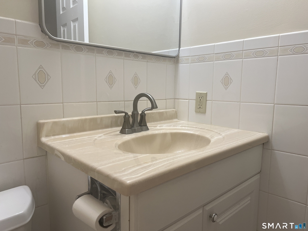 37 Greenwich Avenue - Photo 13