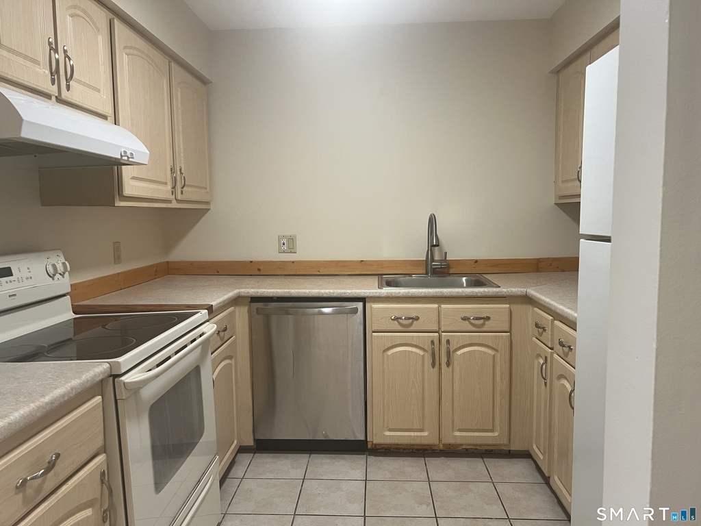 37 Greenwich Avenue - Photo 7