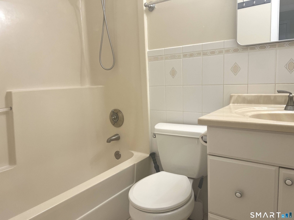 37 Greenwich Avenue - Photo 22