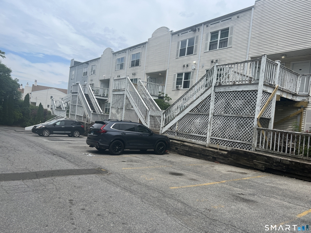 37 Greenwich Avenue - Photo 0