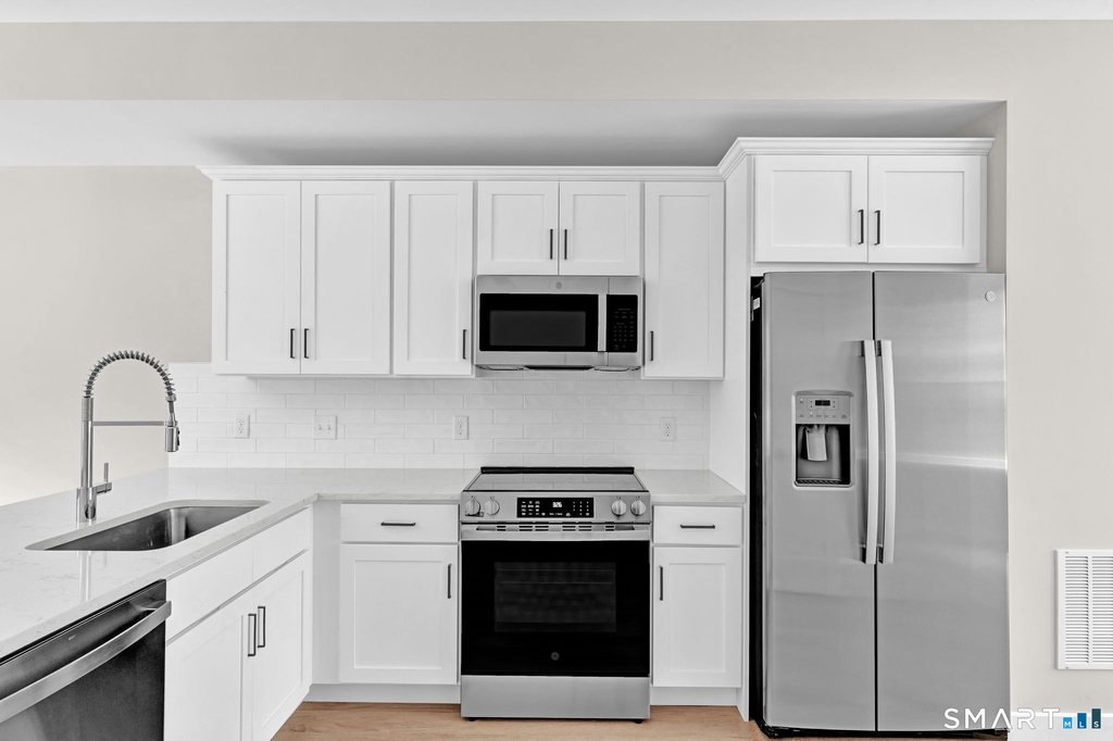 70 Whiting Street - Photo 3