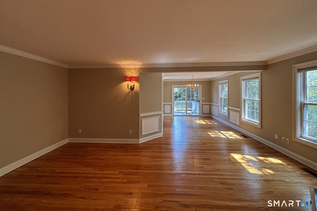 405 South Pine Creek Road - Photo 2