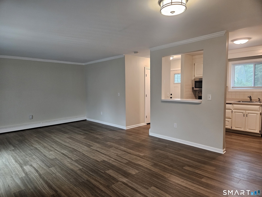 1401 Farmington Avenue - Photo 2