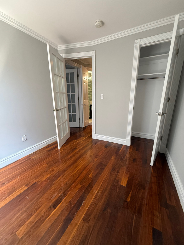 1580 Lexington Avenue - Photo 5