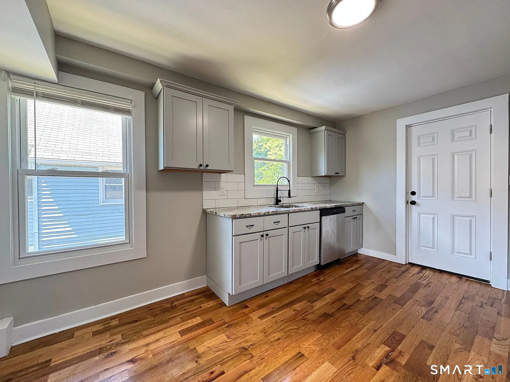 35 Dana Street - Photo 4