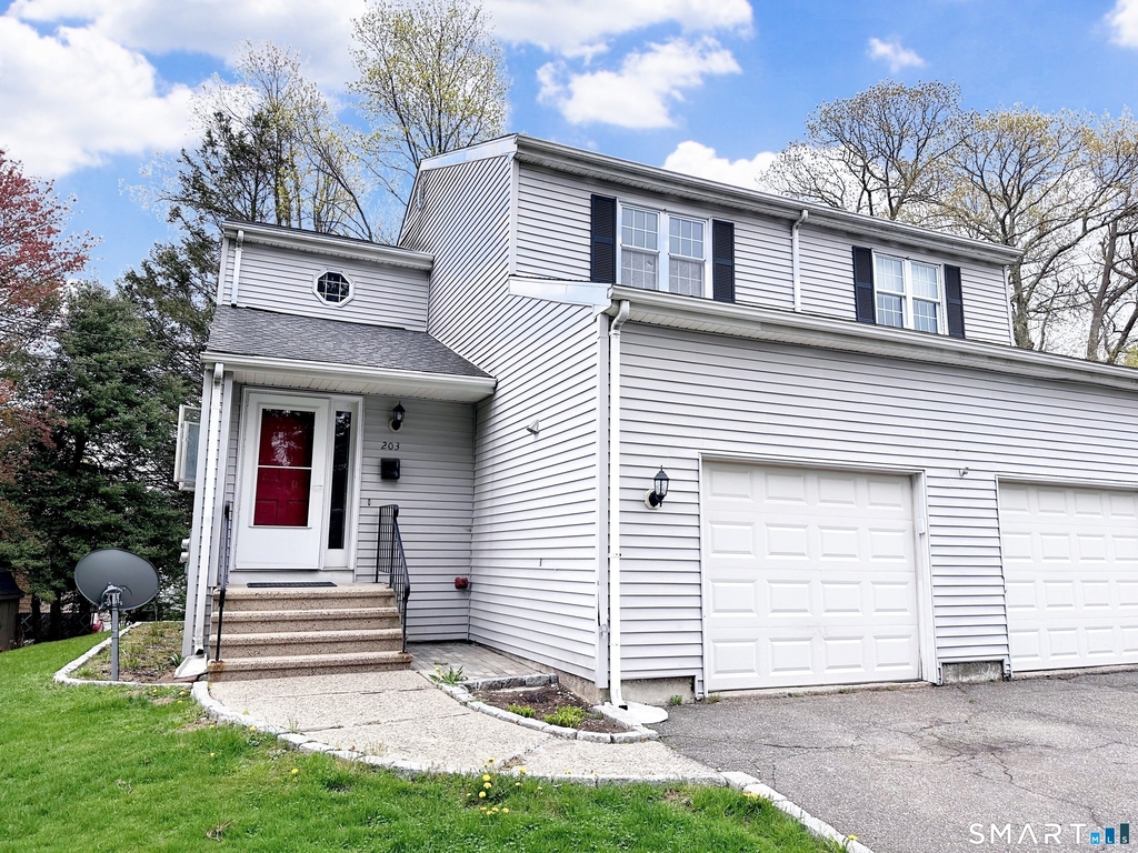 203 Capewell Avenue - Photo 0