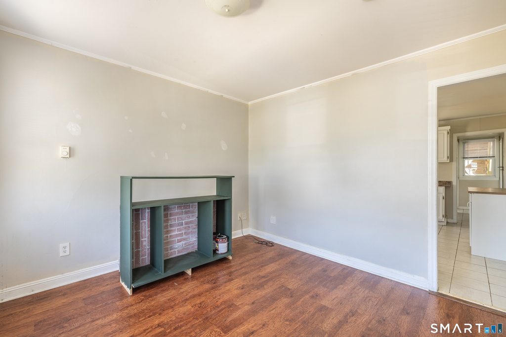 793 Brewster Street - Photo 5