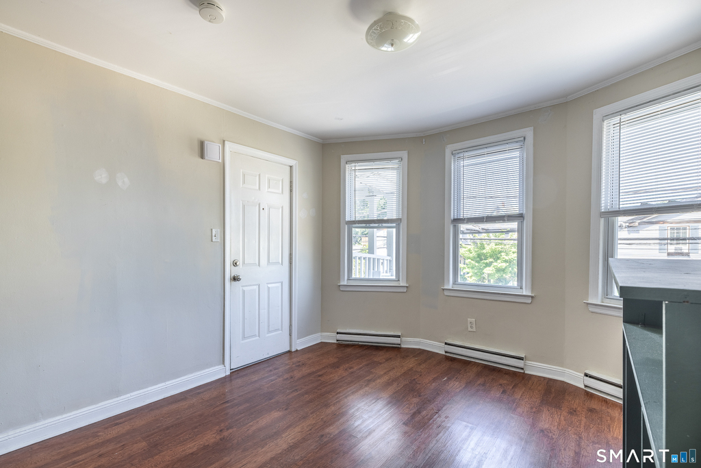 793 Brewster Street - Photo 3